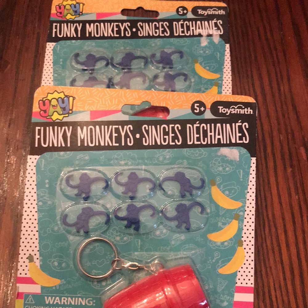 NEW 2x Barrel of Monkeys Keychains